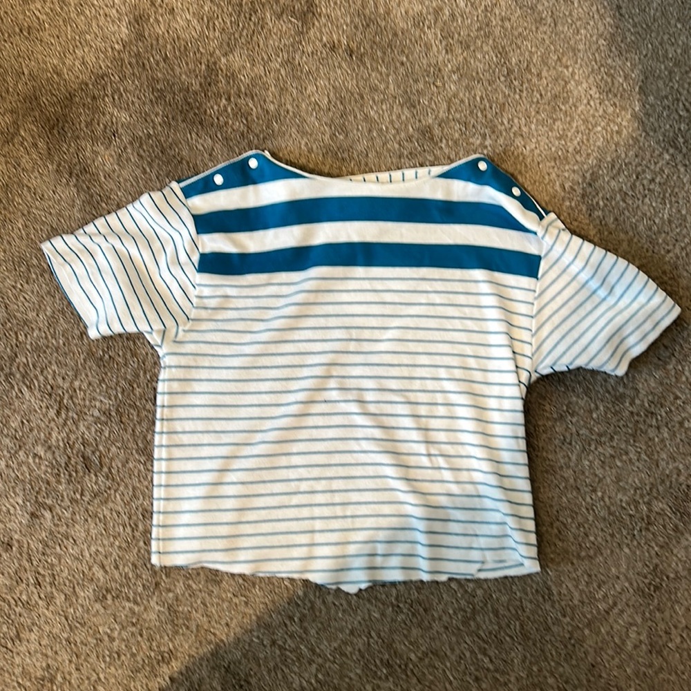 Striped vintage button cropped tshirt